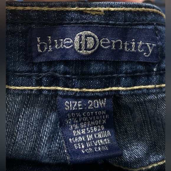 Women’s Plus Size Skinny Jean - Picture 4 of 5